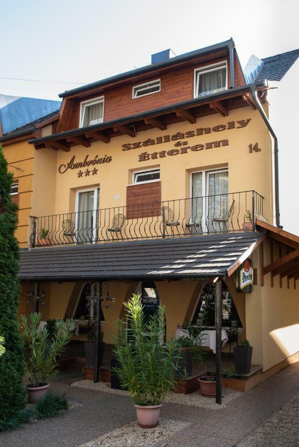 Ambrozia Szallashely Es Etterem Miszkolc Zewnętrze zdjęcie